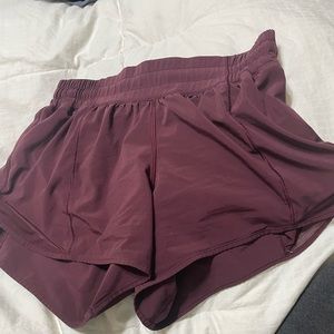 Size 6 Aggie maroon lulu lemons perfect condition